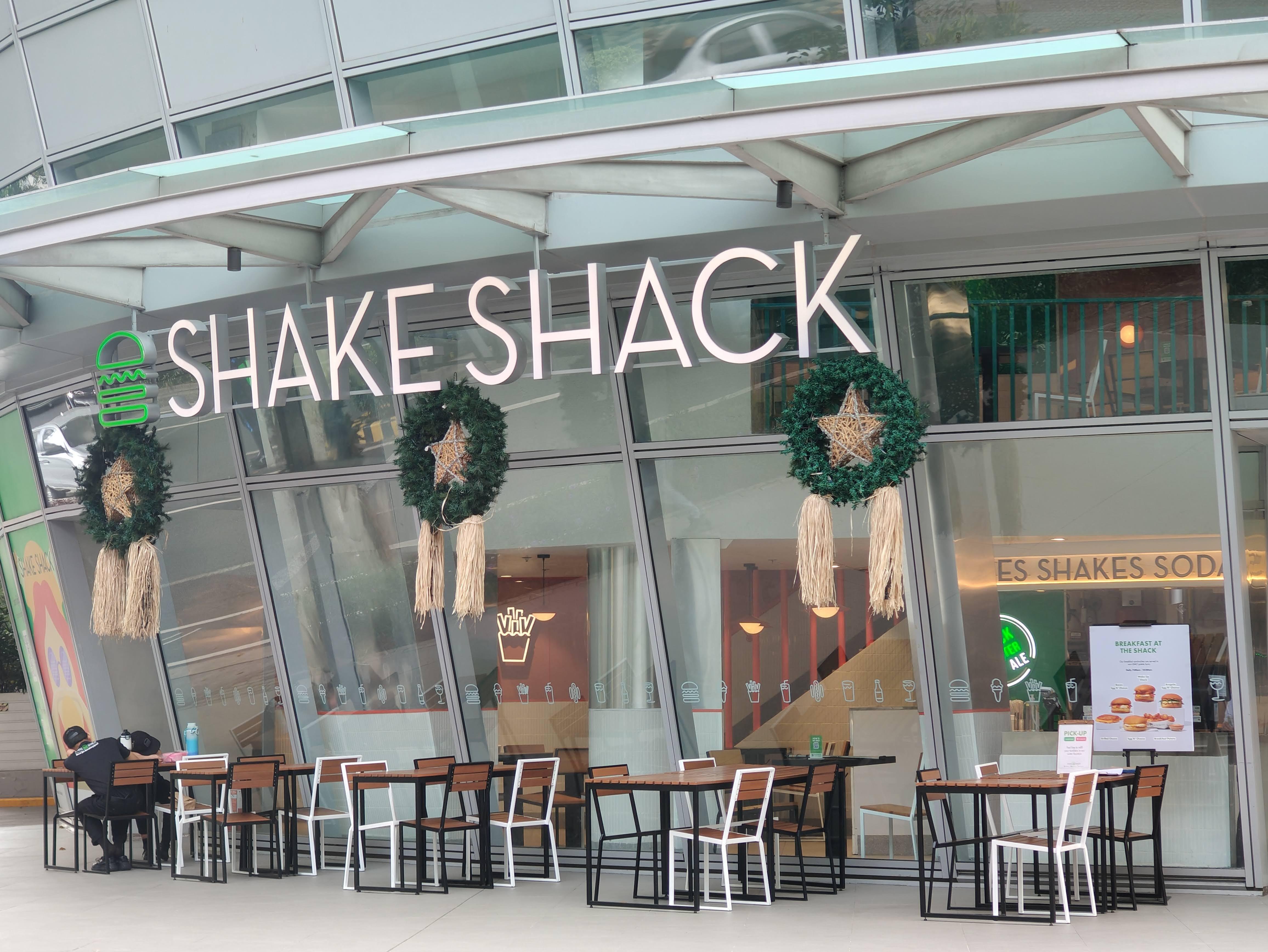 Shake Shack at the doorstep of The Royalton and The Imperium