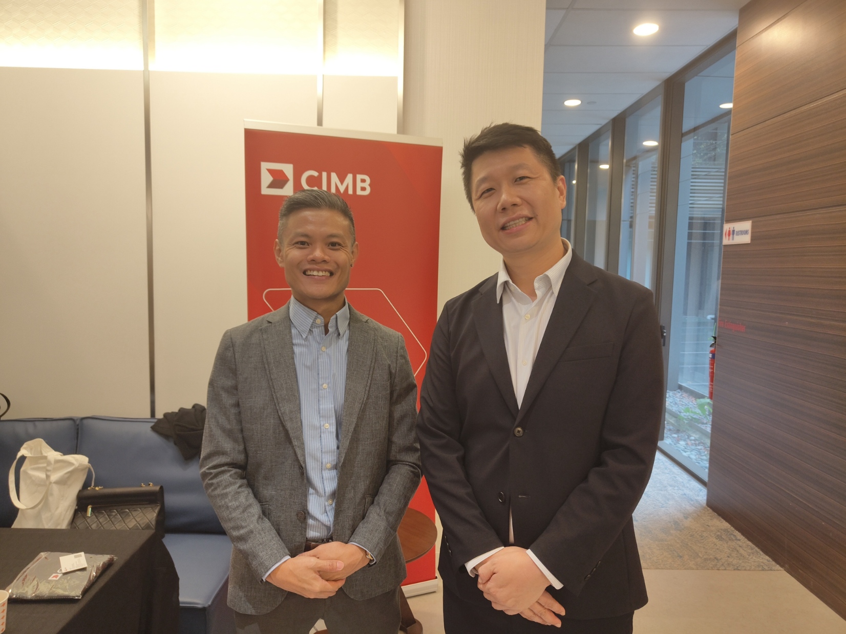 Han Yi, CIMB Bank & Mar Vin, Thousand Ships